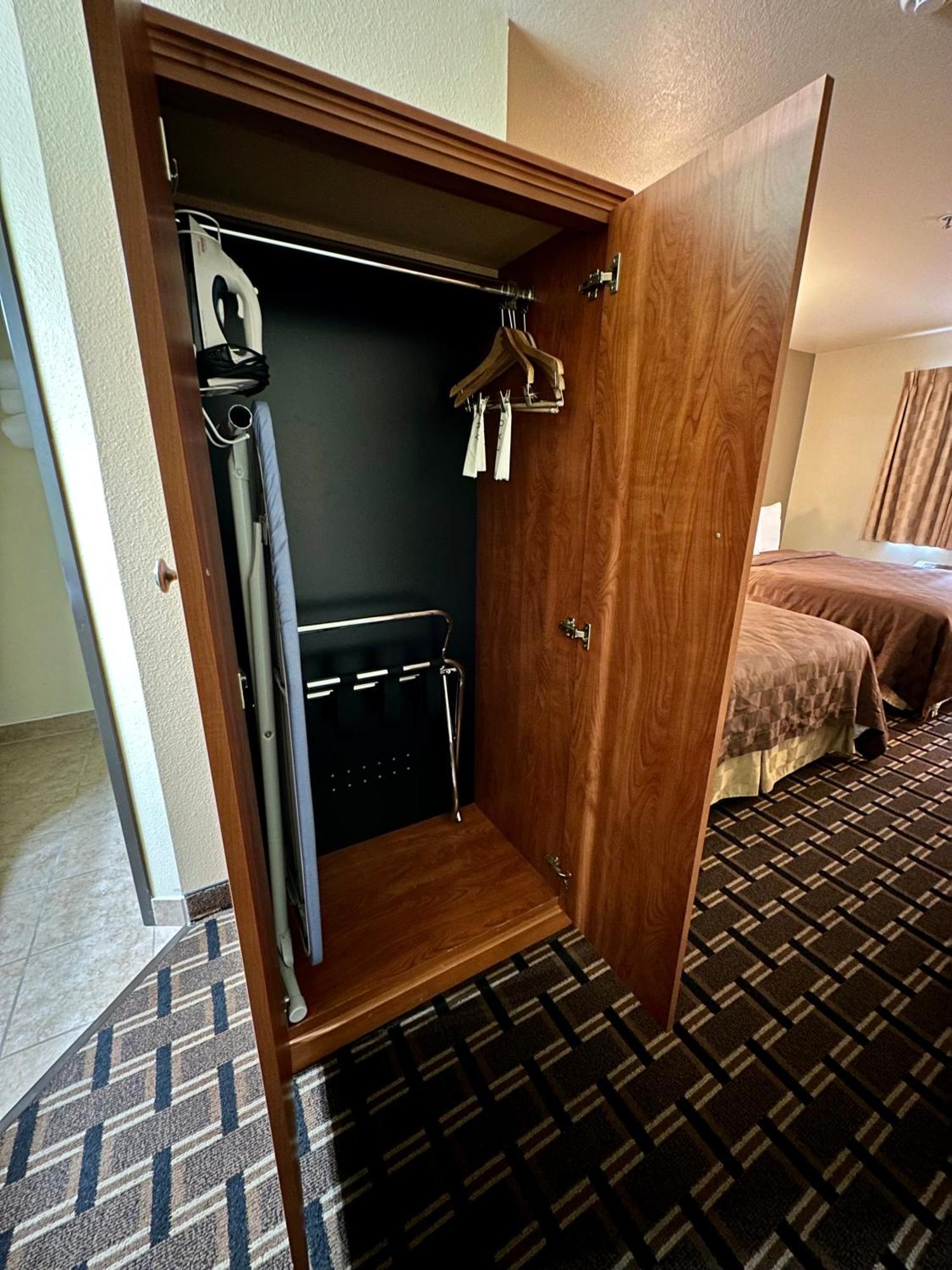 Fairbridge Inn & Suites ケロッグ エクステリア 写真